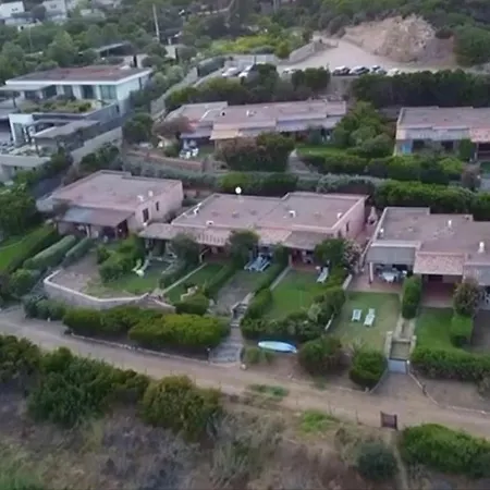 8 Arbousiers 17 * Bonifacio (Corsica)