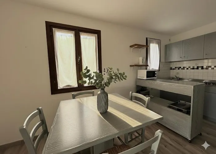 8 Arbousiers 17 Bonifacio (Corsica)