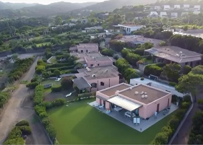 8 Arbousiers 17 * Bonifacio (Corsica)